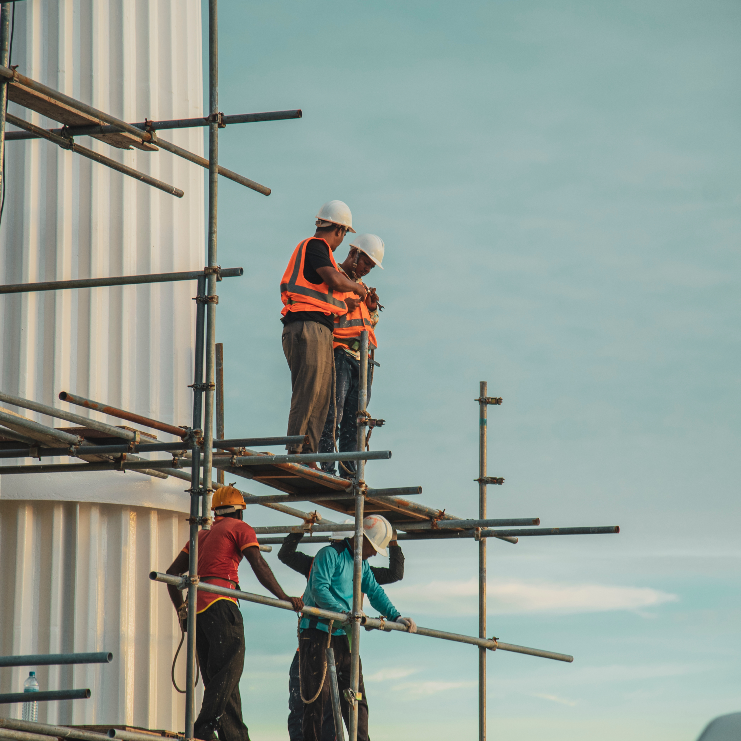 Work safely on scaffolding higher than two metres (CPCCCM2010)